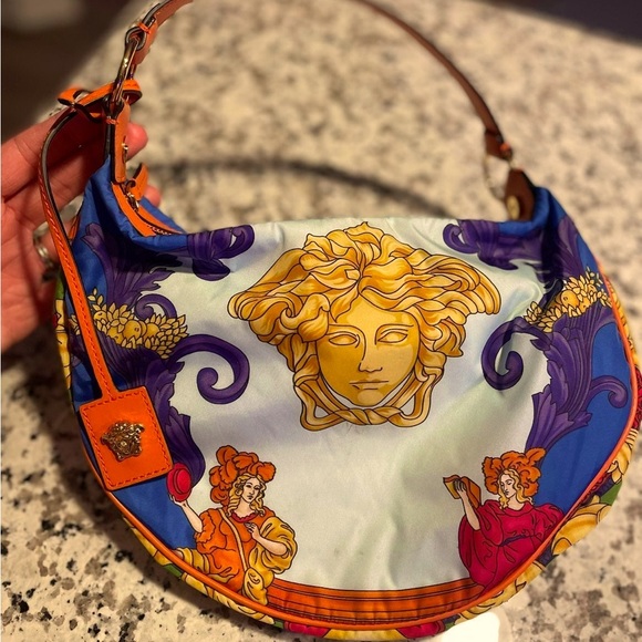 Versace half mood Medusa purse - Picture 1 of 5